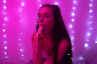 Thumbnail for Lauren Alexis Banana Blowjob Onlyfans Video Leaked